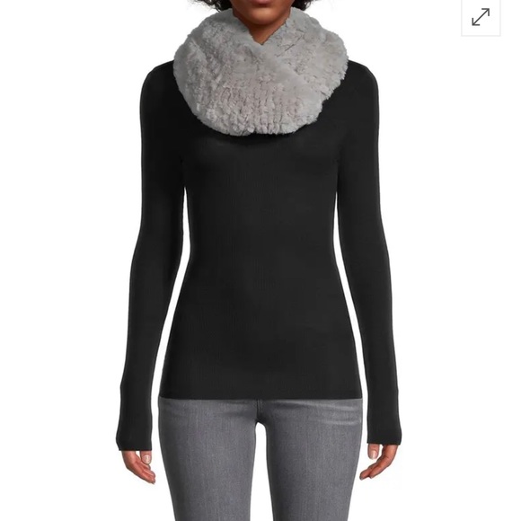 Jocelyn Grey Infinity Scarf (BRAND NEW with tags) - Picture 6 of 6